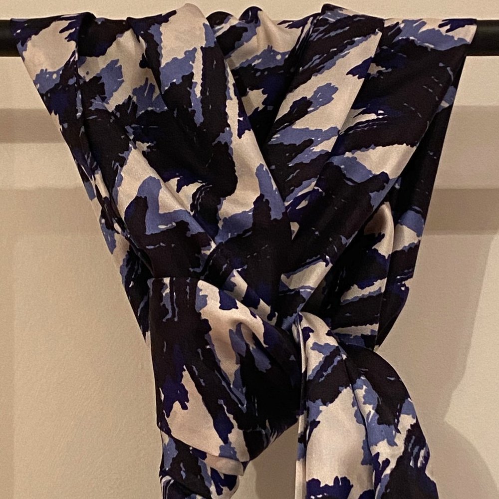 Banana Republic Houndstooth Scarf